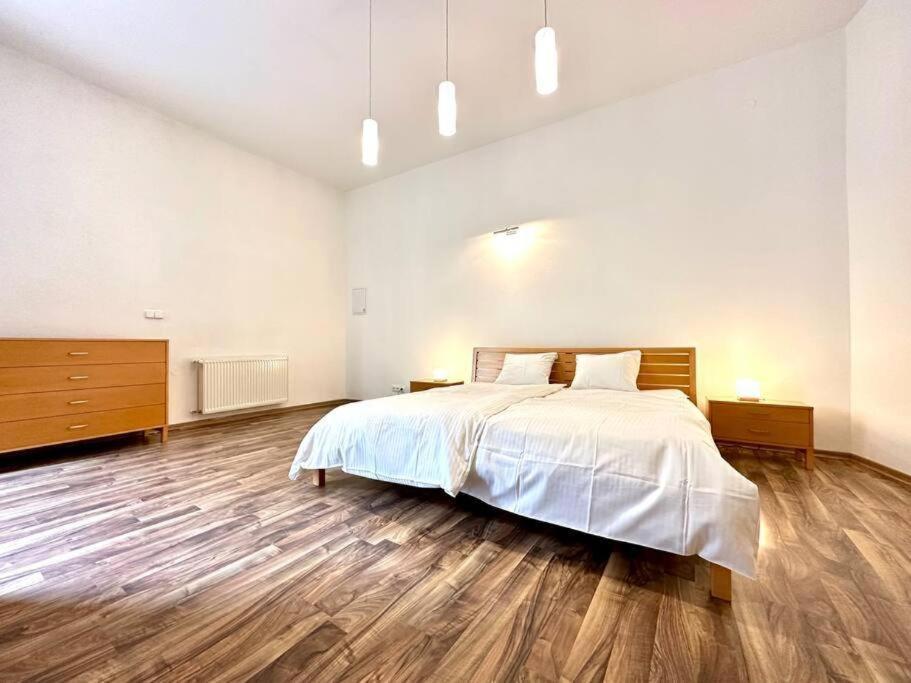 Michalska Residences Bratislava Bagian luar foto