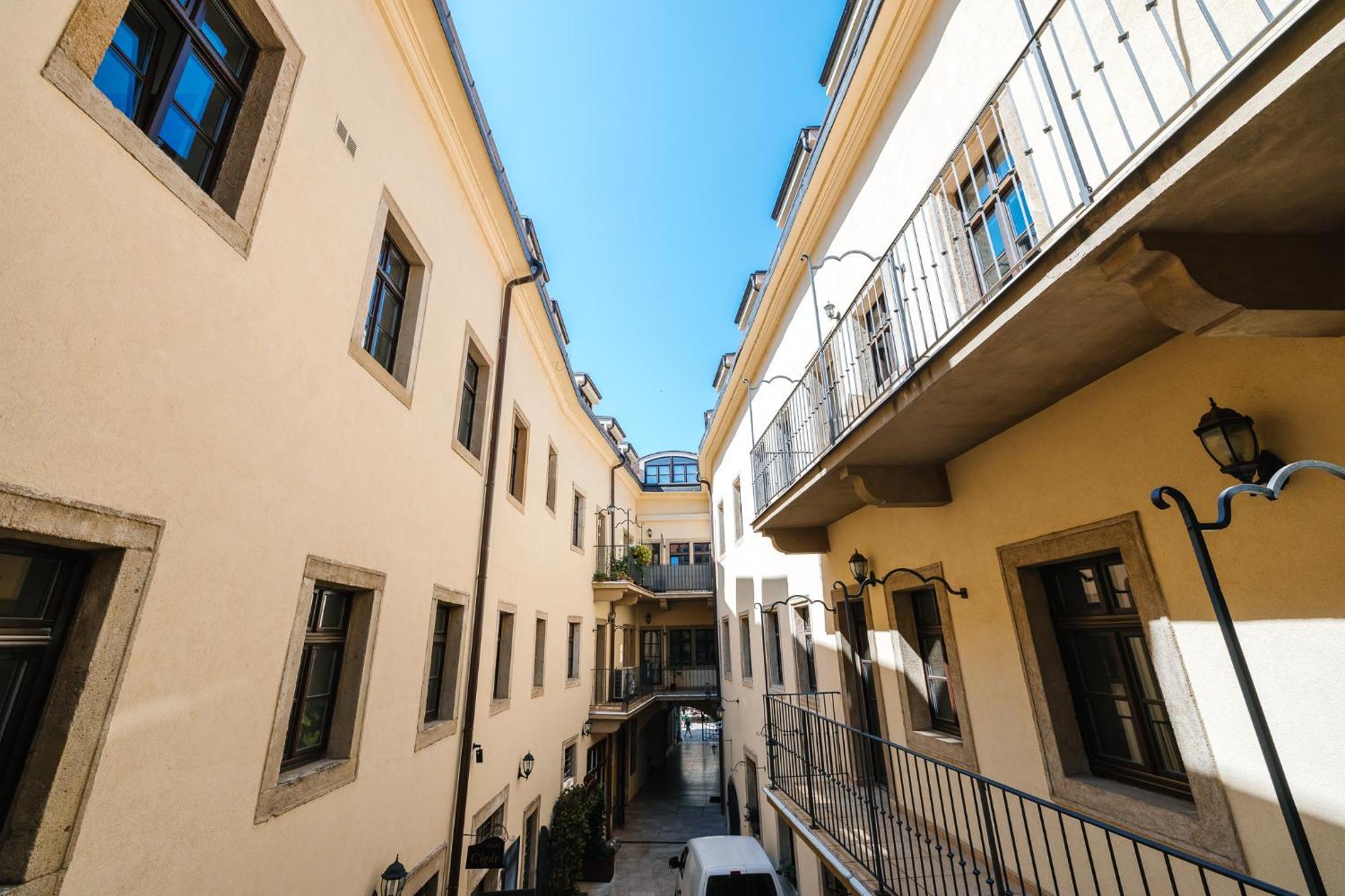 Michalska Residences Bratislava Bagian luar foto