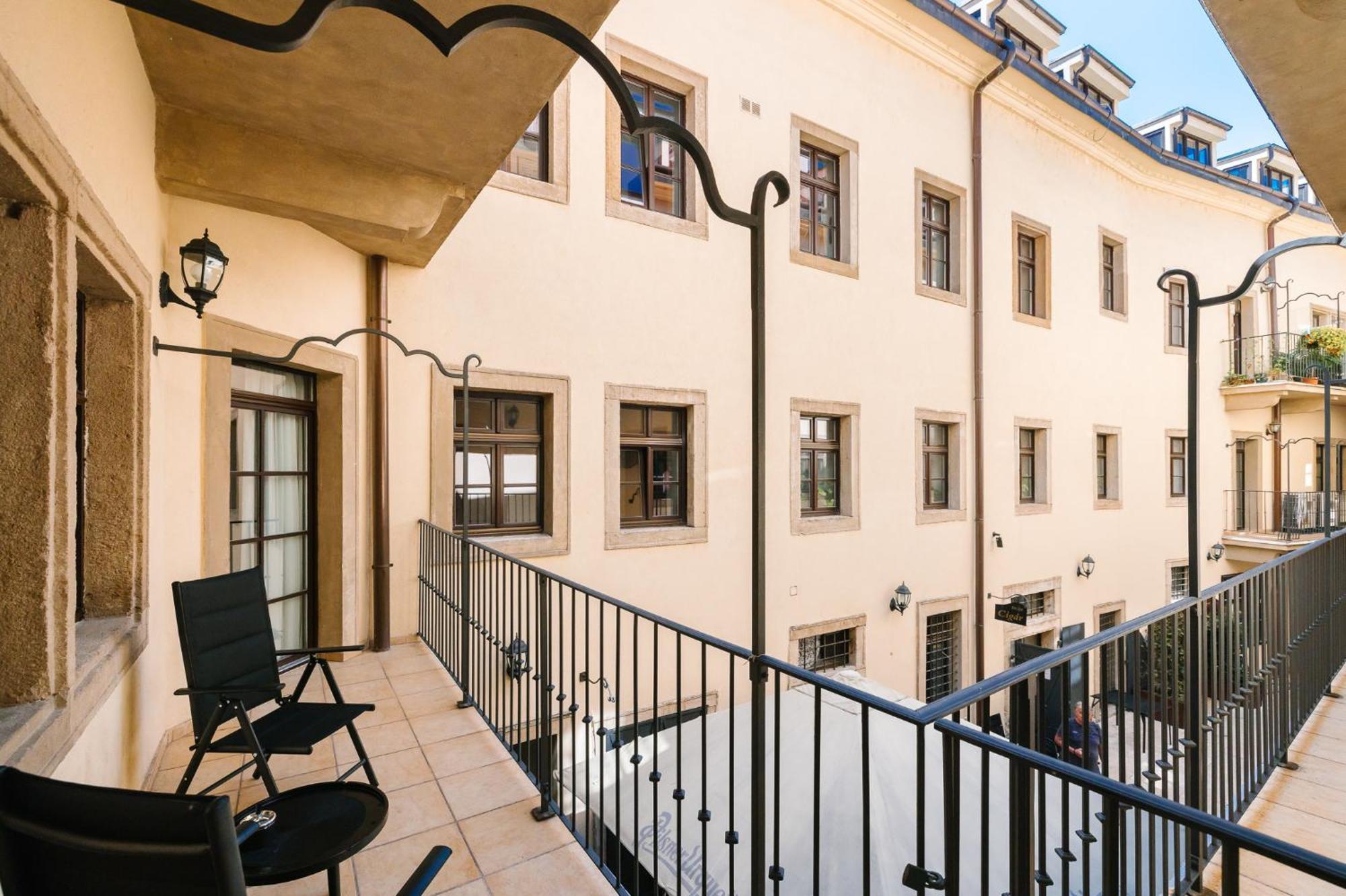 Michalska Residences Bratislava Bagian luar foto